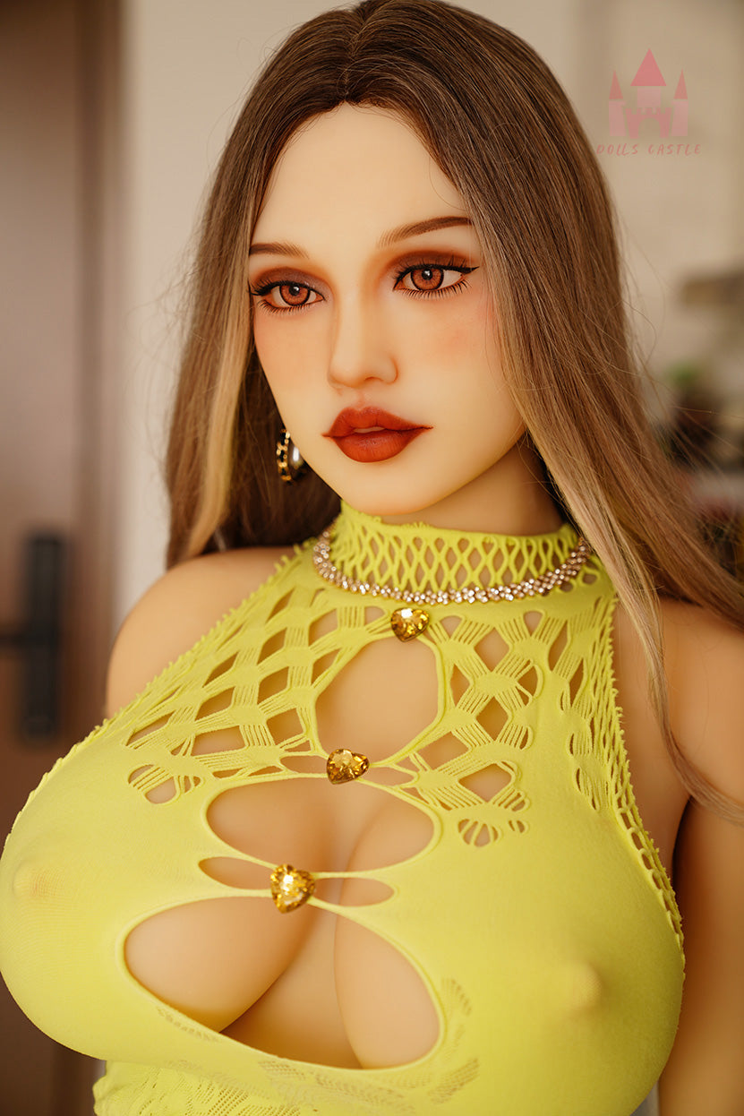 168 cm E-Cup-Sexpuppe Laura in einem gelben Kleid