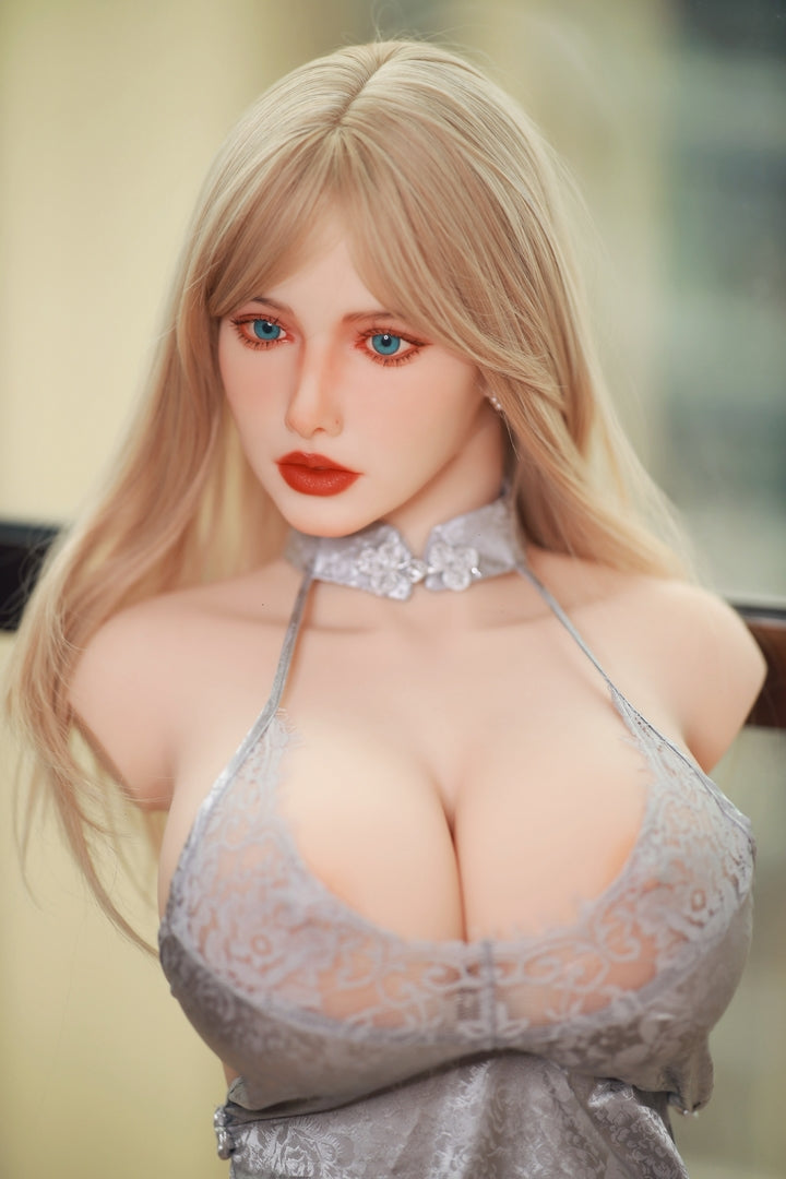 Der wunderschöne FIRE DOLL Sexdoll Torso erlebt unvorstellbare Höhen