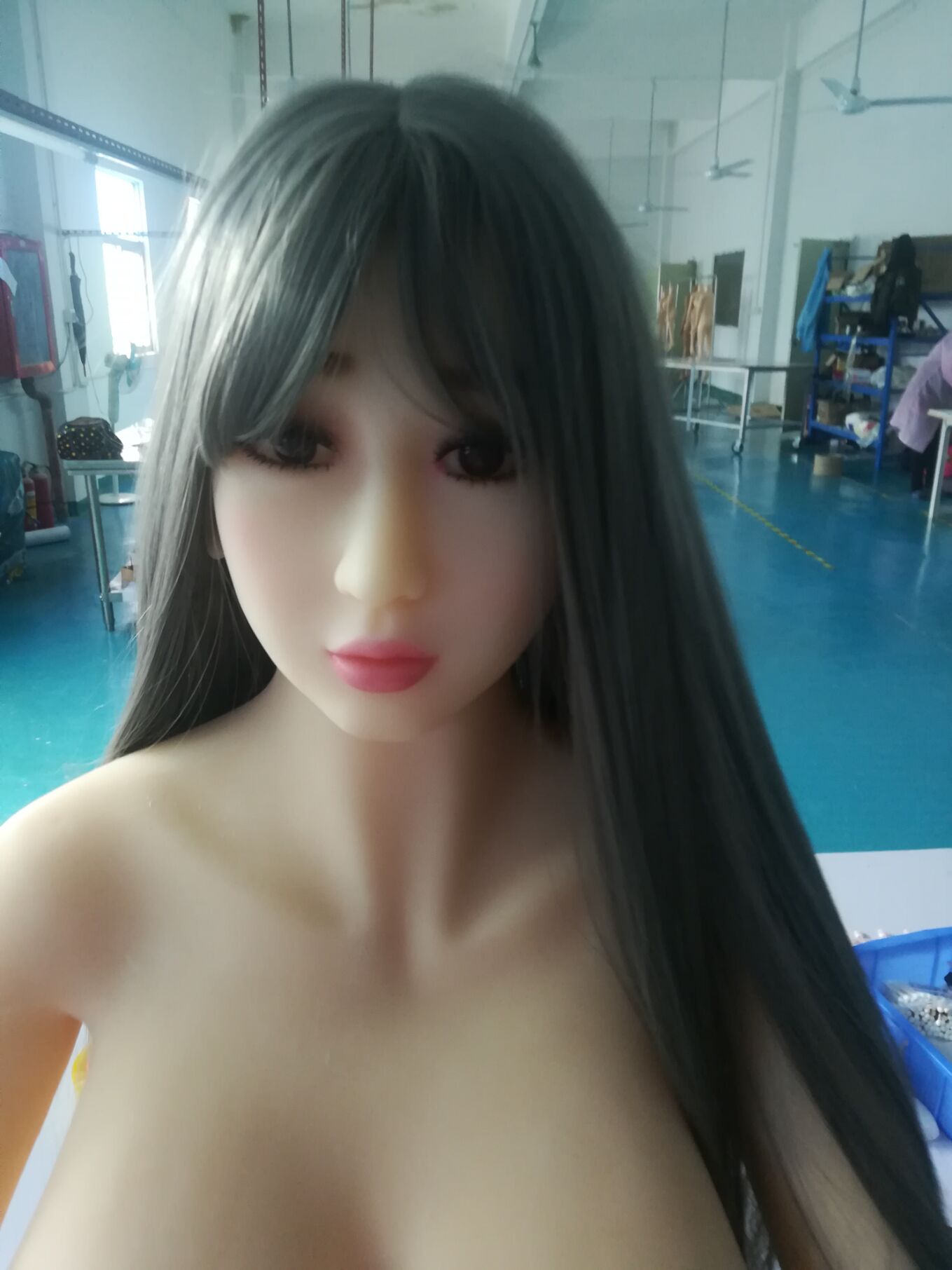 Großbrüstige asiatische Sexpuppe DL Doll mit beeindruckender Figur