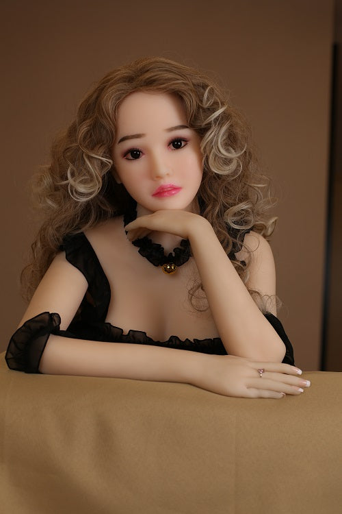 145 cm Mini Sexpuppe mit lockigem Haar, superweißer Haut und wunderschönem Gesicht